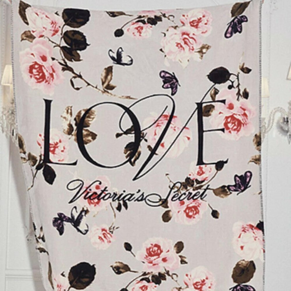 NEW Victoria Secret Purple Floral Cozy Supersoft Sherpa Blanket Fleece throw